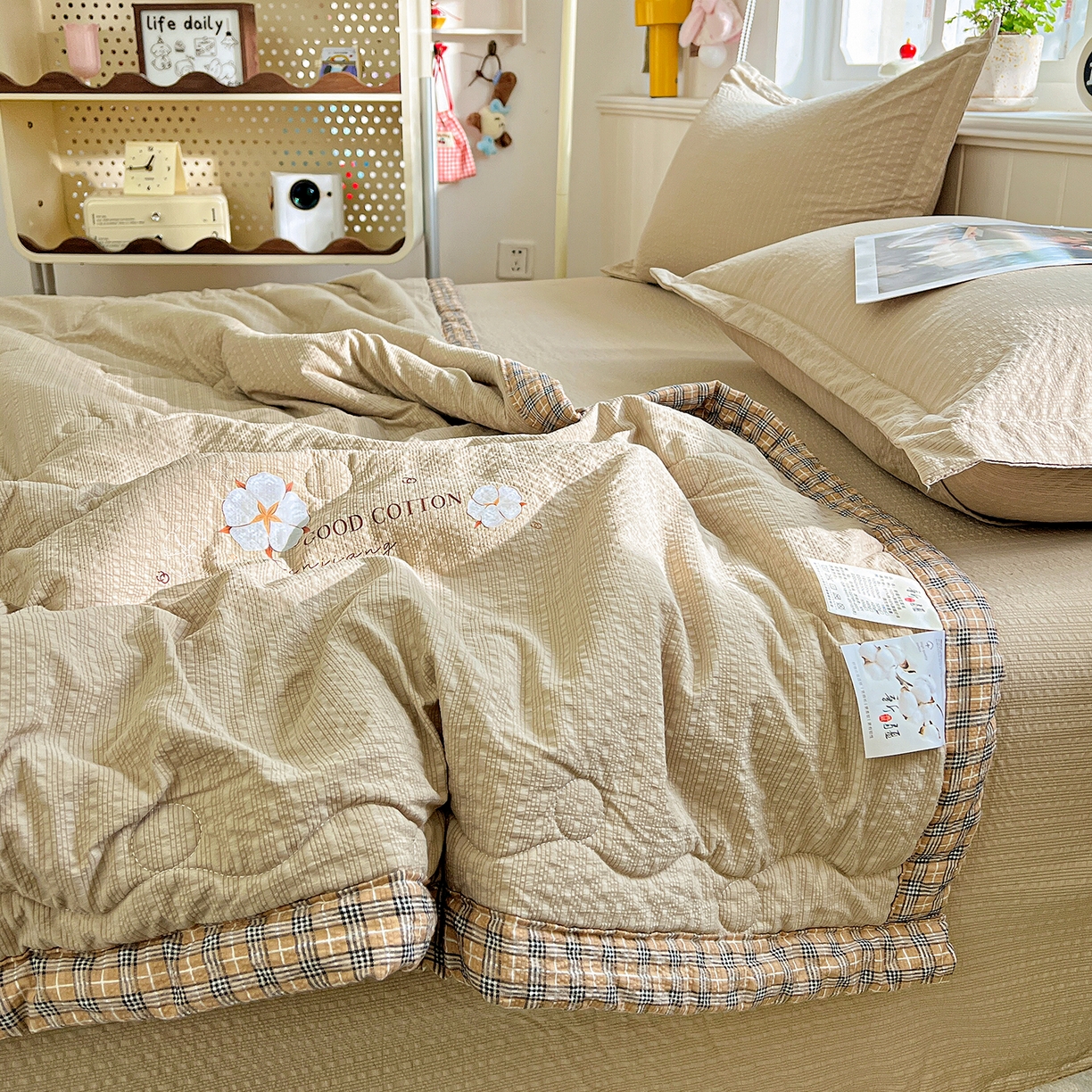 91家纺网 家纺一手货源 找家纺 优承佳生活馆 2026新款超柔泡芙棉烫画棉花夏被（提供买家秀） 泡芙-咖