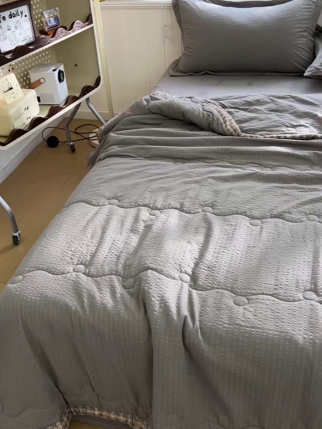 91家纺网 家纺一手货源 找家纺 优承佳生活馆 2026新款超柔泡芙棉烫画棉花夏被（提供买家秀） 泡芙-灰