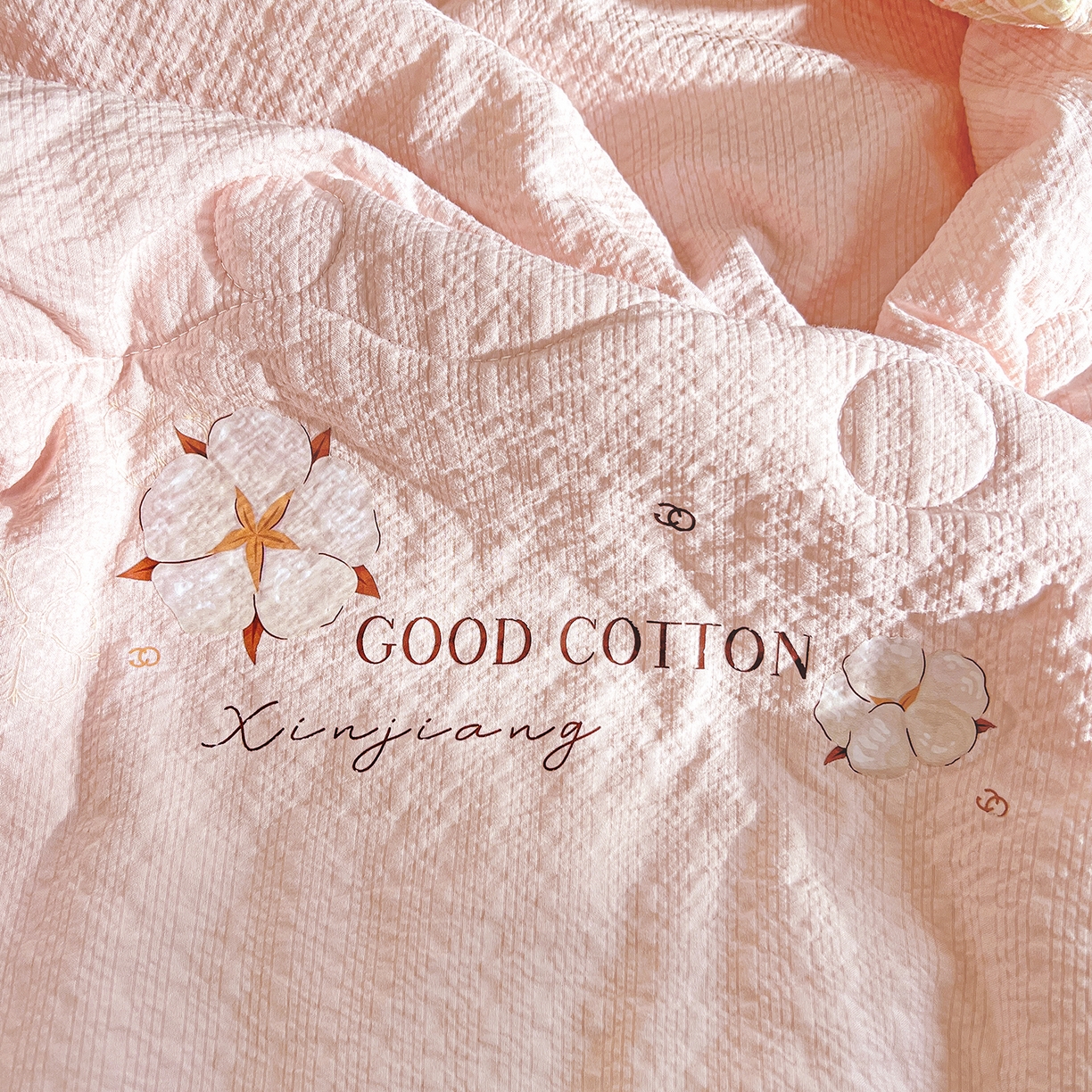 91家纺网 家纺一手货源 找家纺 （总）优承佳生活馆 2026新款超柔泡芙棉烫画棉花夏被（提供买家秀）