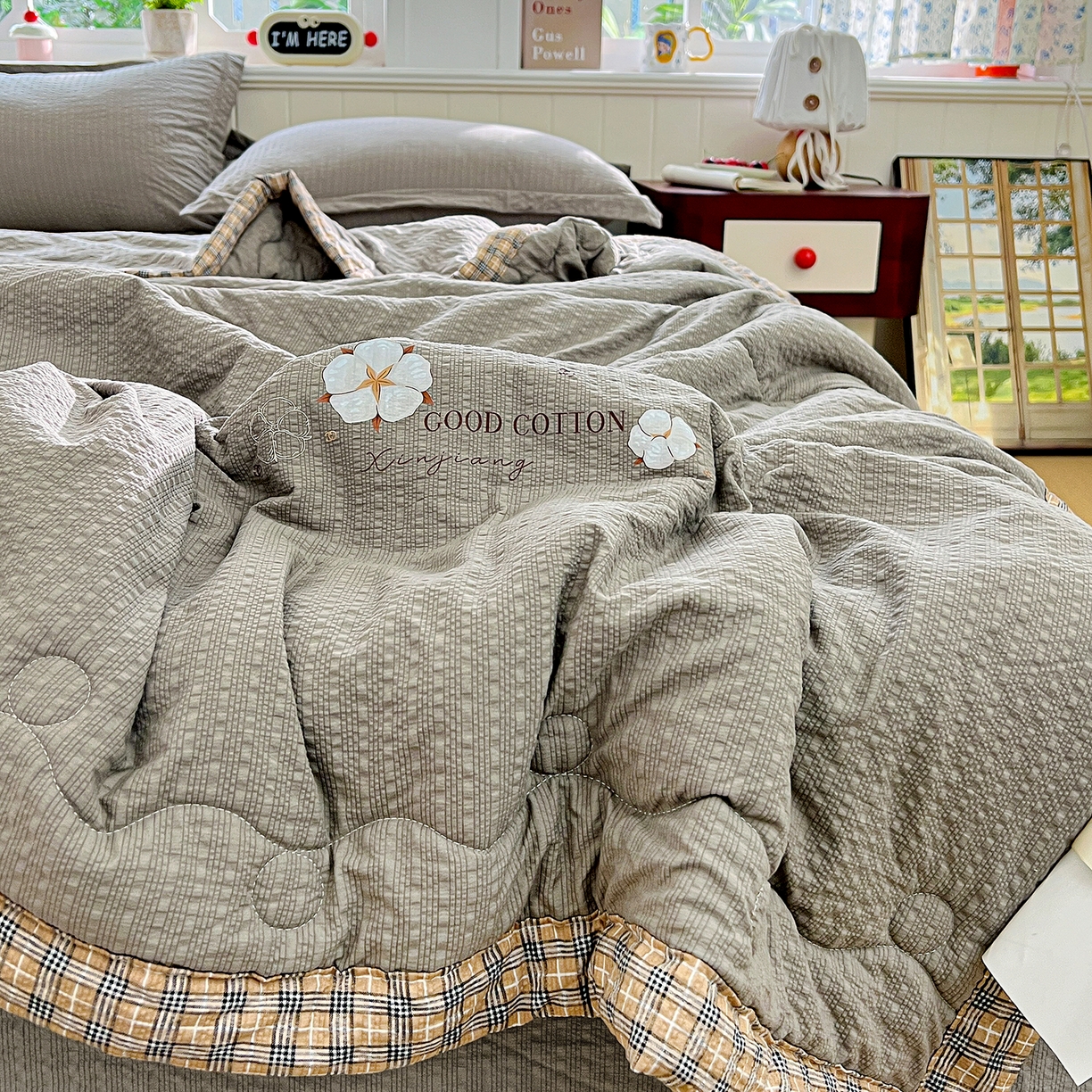 91家纺网 家纺一手货源 找家纺 优承佳生活馆 2026新款超柔泡芙棉烫画棉花夏被（提供买家秀） 泡芙-灰
