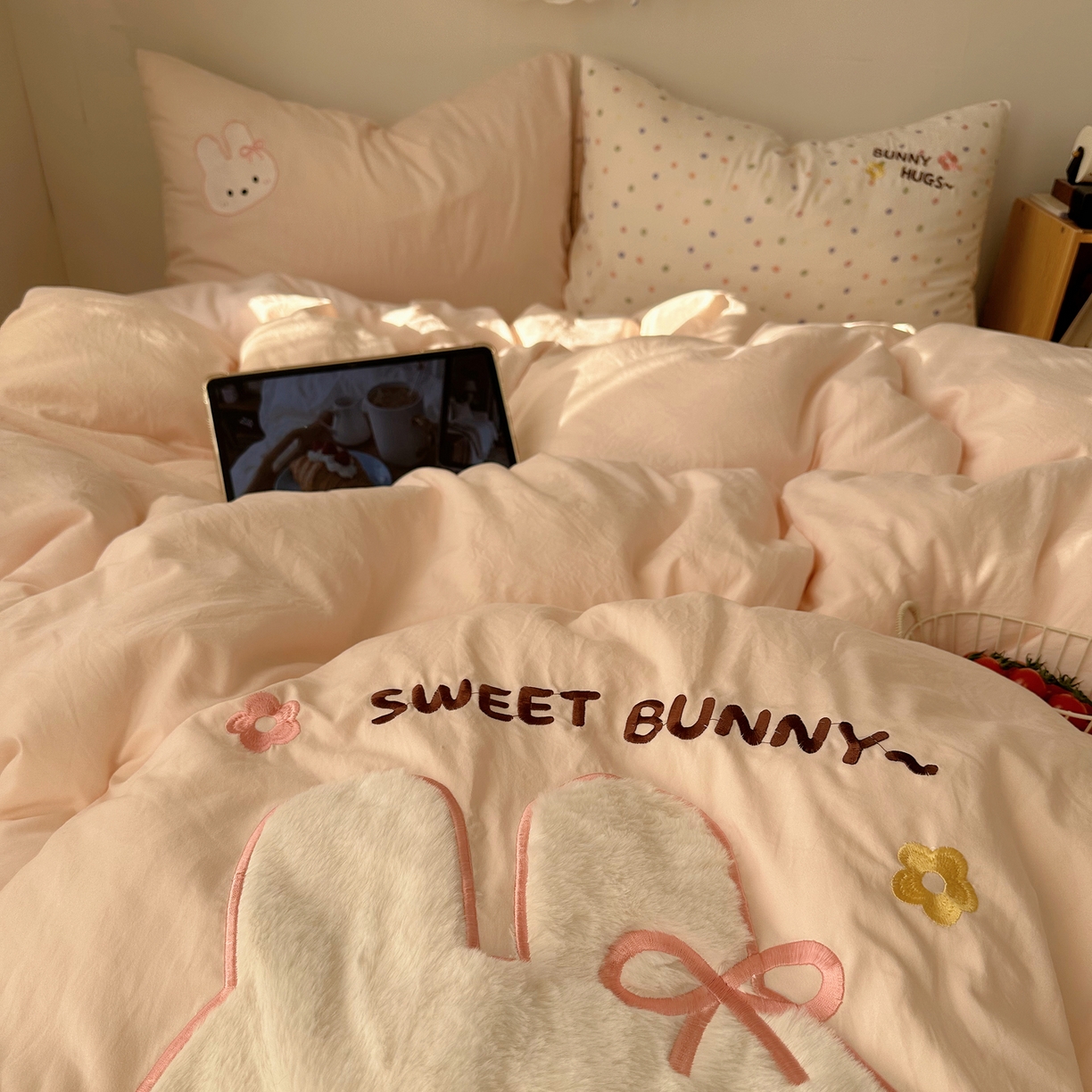 91家纺网 家纺一手货源 找家纺 （总）顾里家纺 2026新款云感皱皱纱卡通贴布绣四件套（会员-3元）