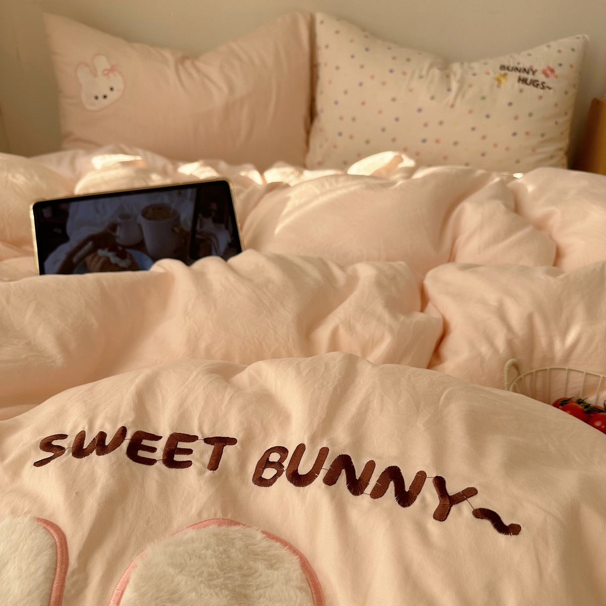 91家纺网 家纺一手货源 找家纺 （总）顾里家纺 2026新款云感皱皱纱卡通贴布绣四件套（会员-3元）