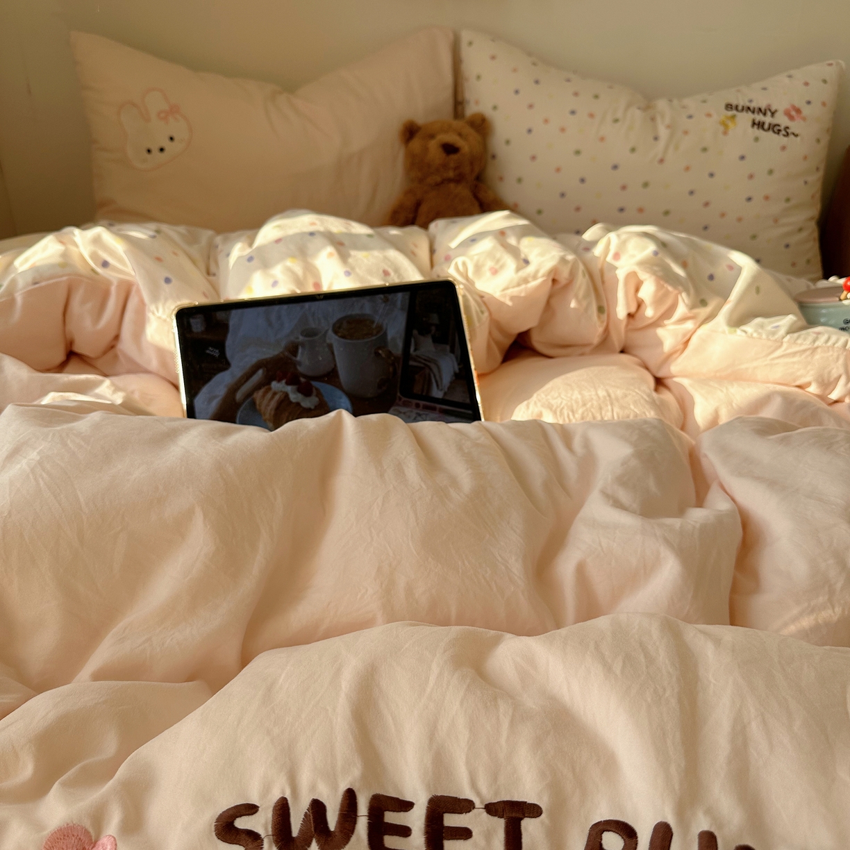 91家纺网 家纺一手货源 找家纺 （总）顾里家纺 2026新款云感皱皱纱卡通贴布绣四件套（会员-3元）