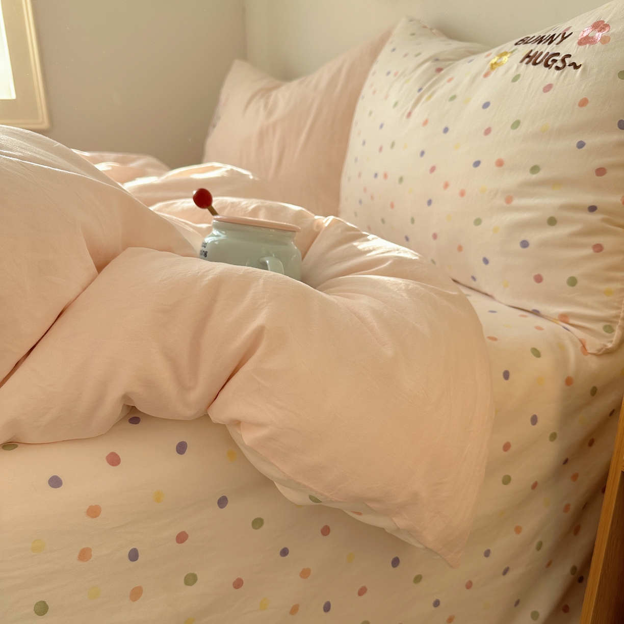 91家纺网 家纺一手货源 找家纺 顾里家纺 2026新款云感皱皱纱卡通贴布绣四件套（会员-3元） 抱抱兔