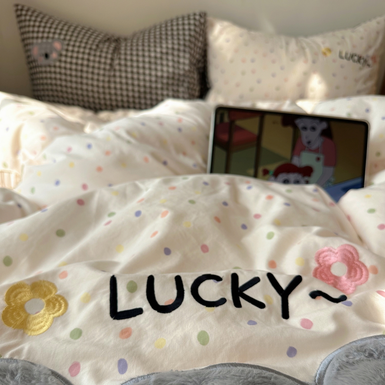 91家纺网 家纺一手货源 找家纺 顾里家纺 2026新款云感皱皱纱卡通贴布绣四件套（会员-3元） 幸运考拉