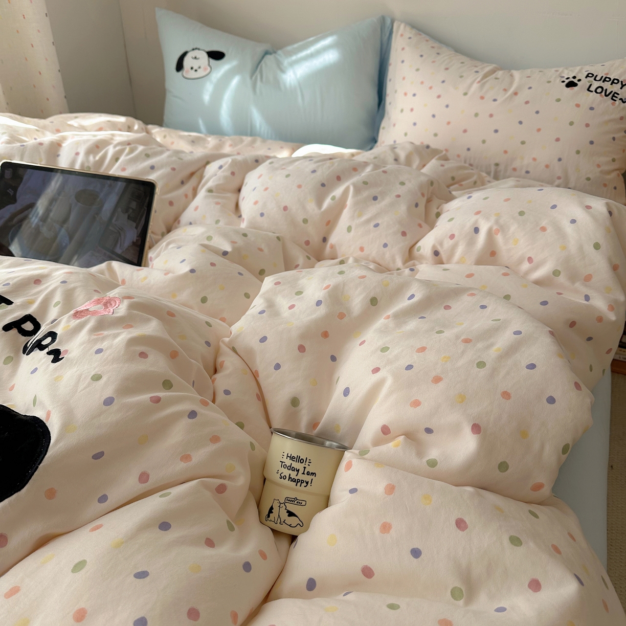 91家纺网 家纺一手货源 找家纺 顾里家纺 2026新款云感皱皱纱卡通贴布绣四件套（会员-3元） 欢乐狗