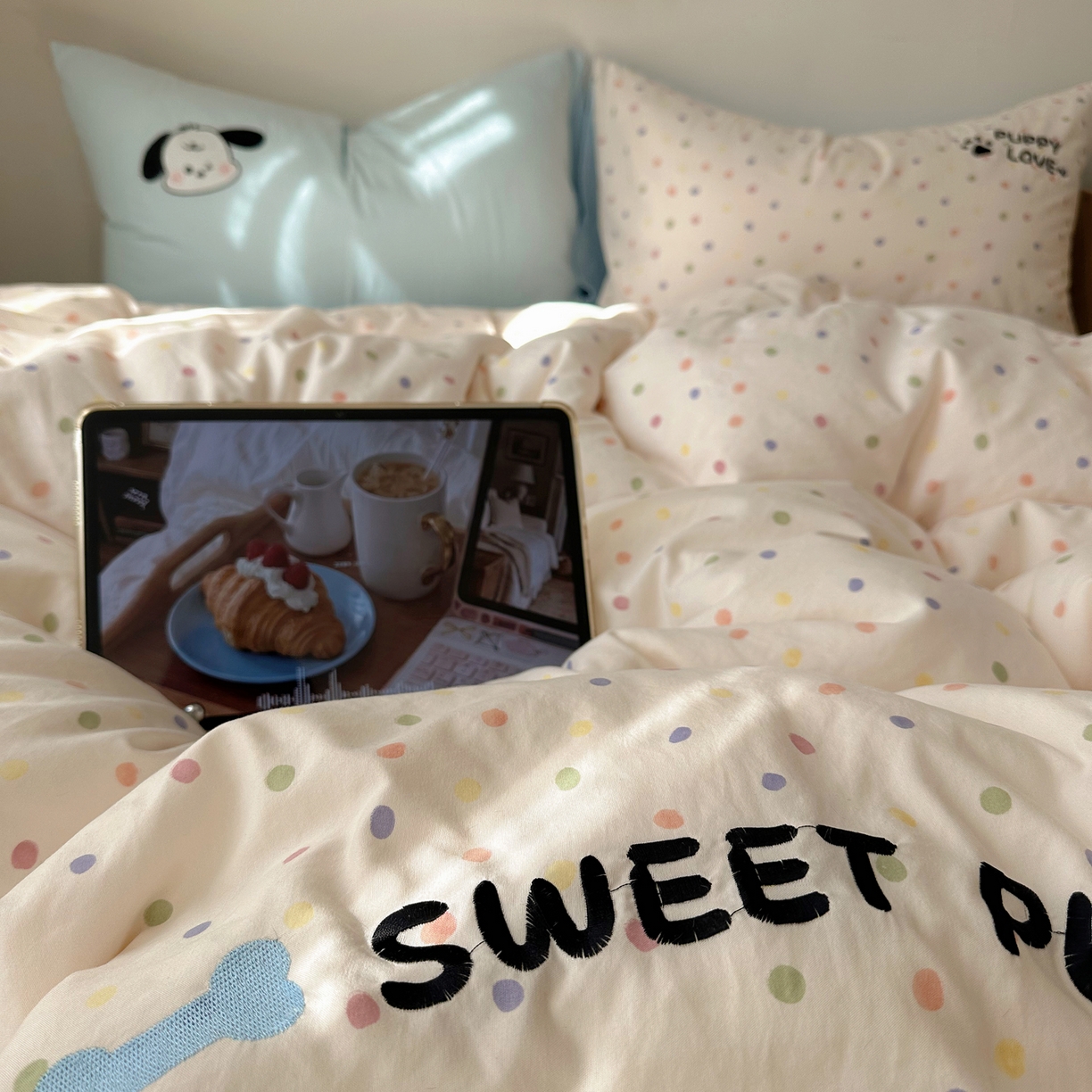 91家纺网 家纺一手货源 找家纺 顾里家纺 2026新款云感皱皱纱卡通贴布绣四件套（会员-3元） 欢乐狗