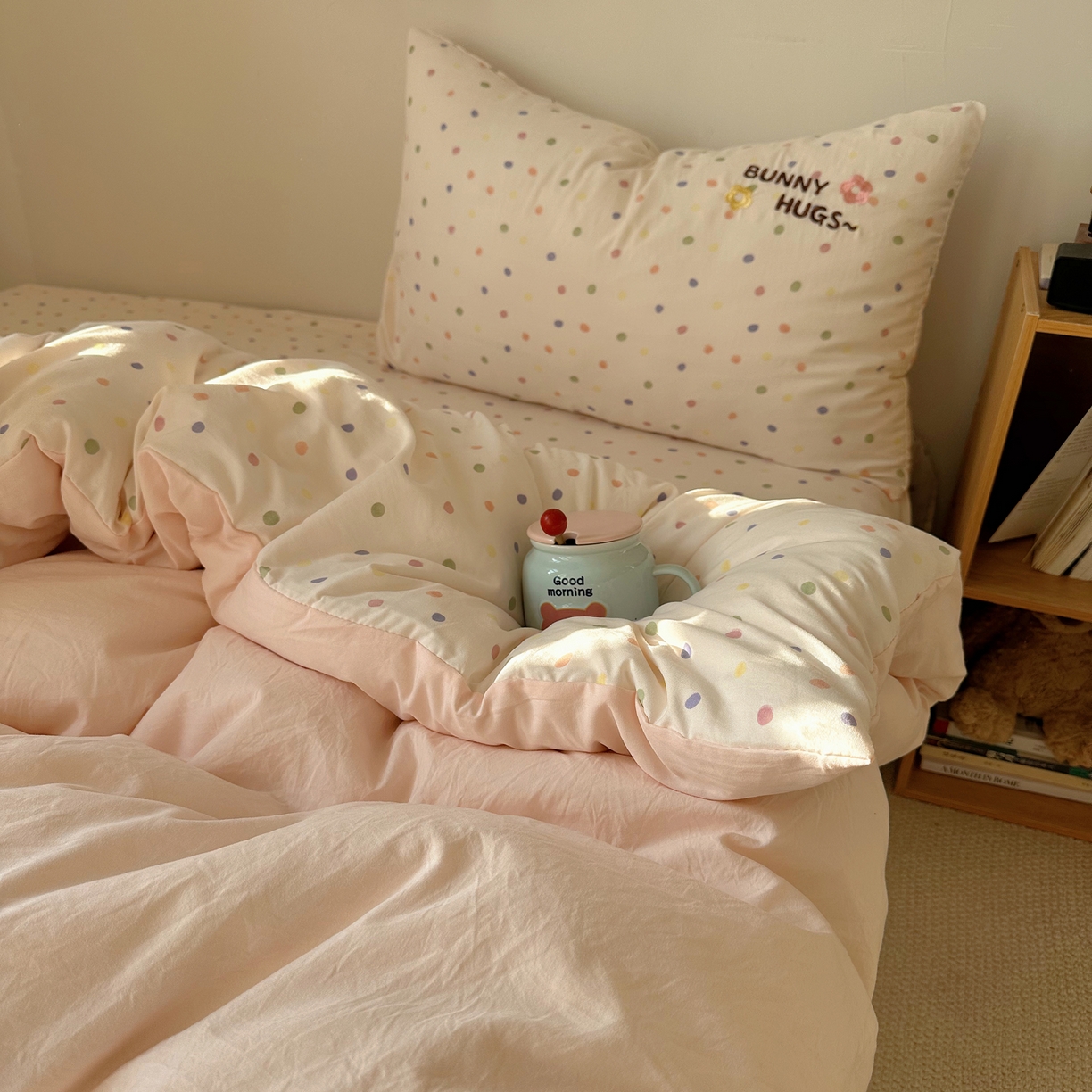 91家纺网 家纺一手货源 找家纺 顾里家纺 2026新款云感皱皱纱卡通贴布绣四件套（会员-3元） 抱抱兔