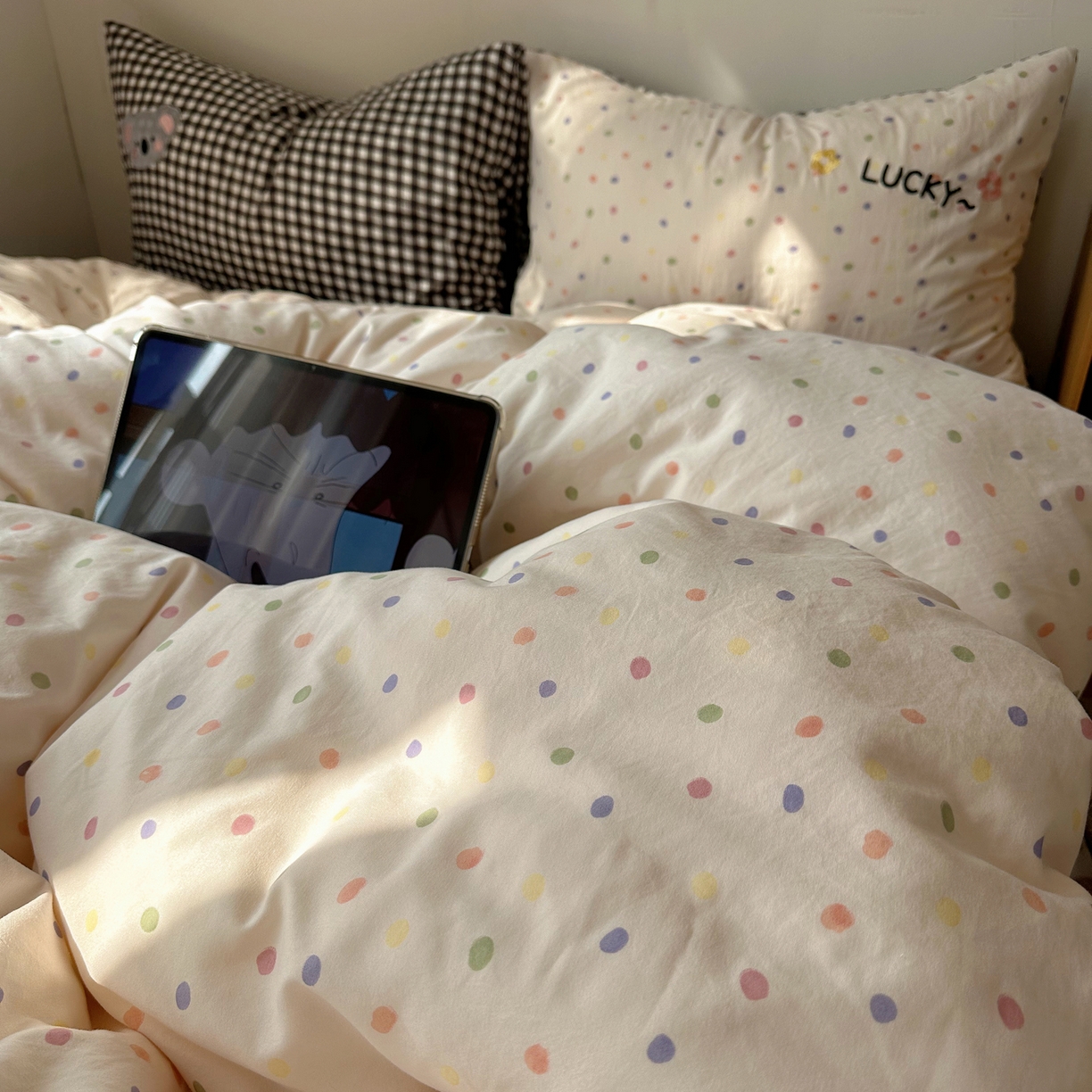 91家纺网 家纺一手货源 找家纺 顾里家纺 2026新款云感皱皱纱卡通贴布绣四件套（会员-3元） 幸运考拉