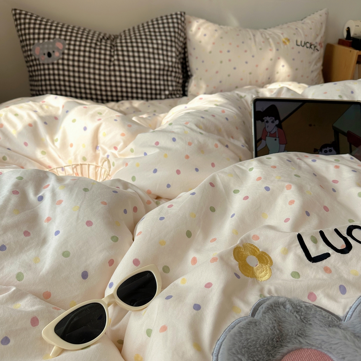 91家纺网 家纺一手货源 找家纺 顾里家纺 2026新款云感皱皱纱卡通贴布绣四件套（会员-3元） 幸运考拉