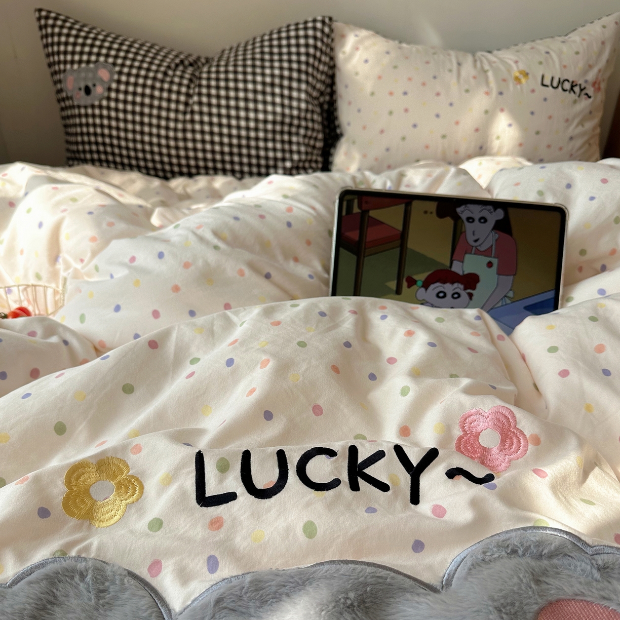 91家纺网 家纺一手货源 找家纺 顾里家纺 2026新款云感皱皱纱卡通贴布绣四件套（会员-3元） 幸运考拉