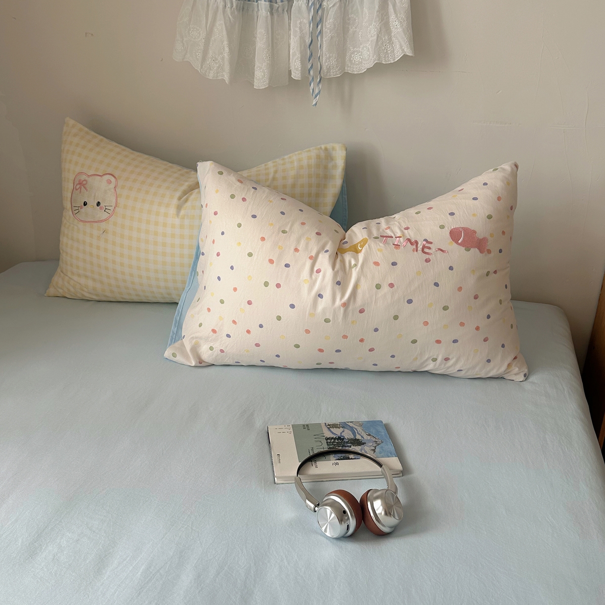 91家纺网 家纺一手货源 找家纺 顾里家纺 2026新款云感皱皱纱卡通贴布绣四件套（会员-3元） 黄格趴猫