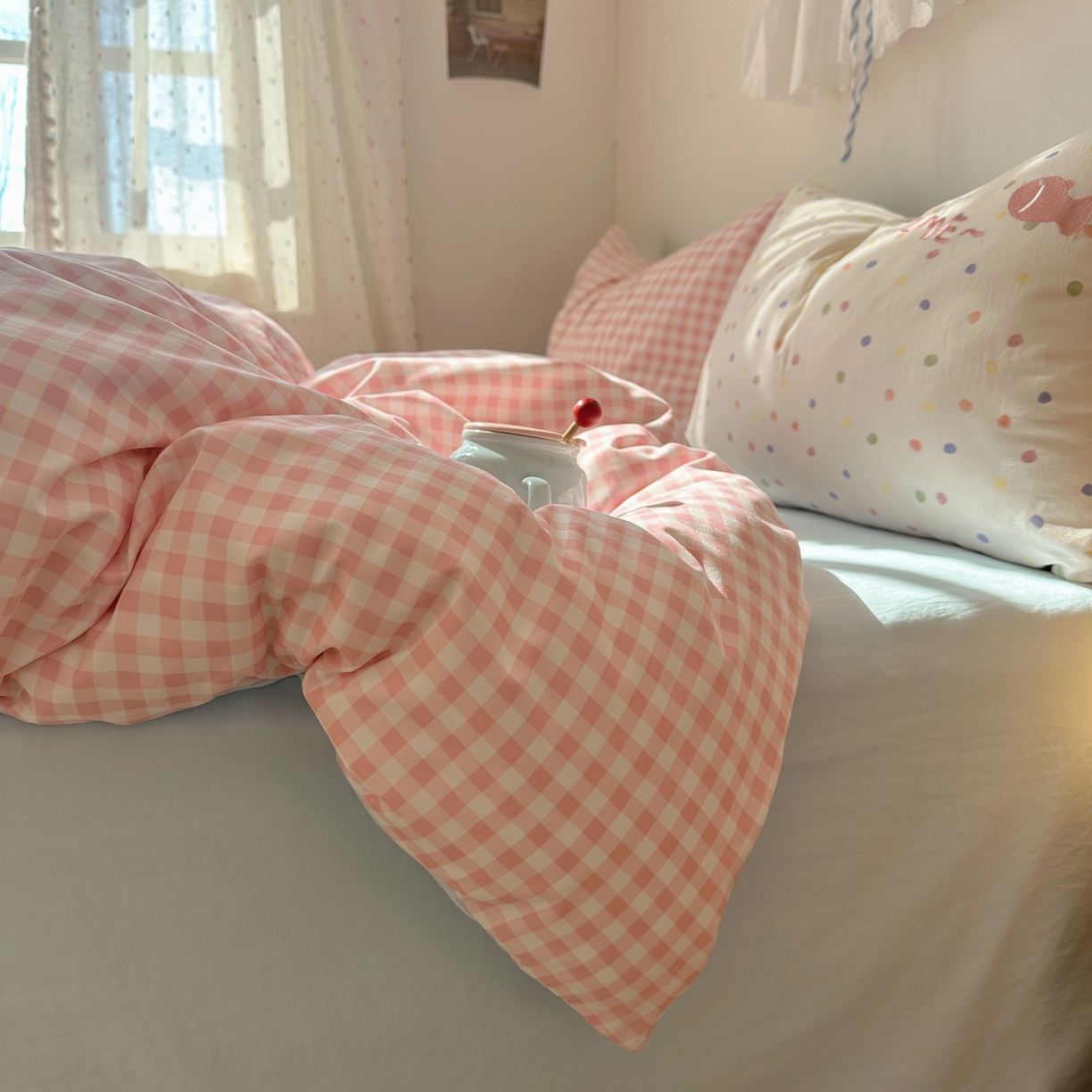 91家纺网 家纺一手货源 找家纺 顾里家纺 2026新款云感皱皱纱卡通贴布绣四件套（会员-3元） 粉格趴猫