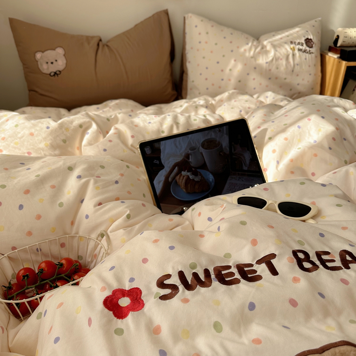 91家纺网 家纺一手货源 找家纺 顾里家纺 2026新款云感皱皱纱卡通贴布绣四件套（会员-3元） 甜棕熊