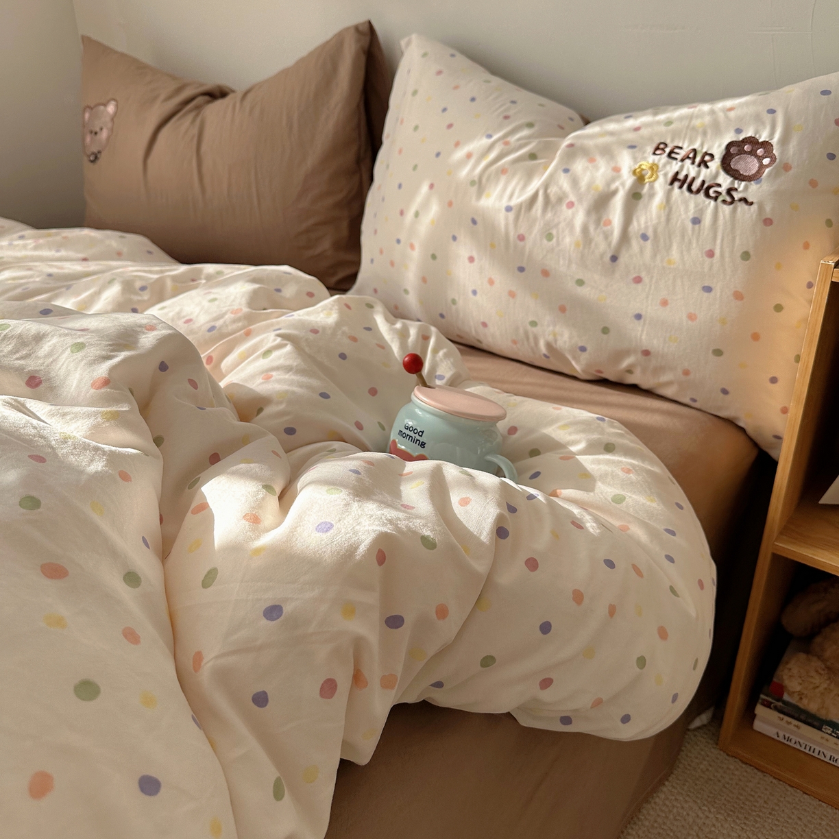 91家纺网 家纺一手货源 找家纺 顾里家纺 2026新款云感皱皱纱卡通贴布绣四件套（会员-3元） 甜棕熊