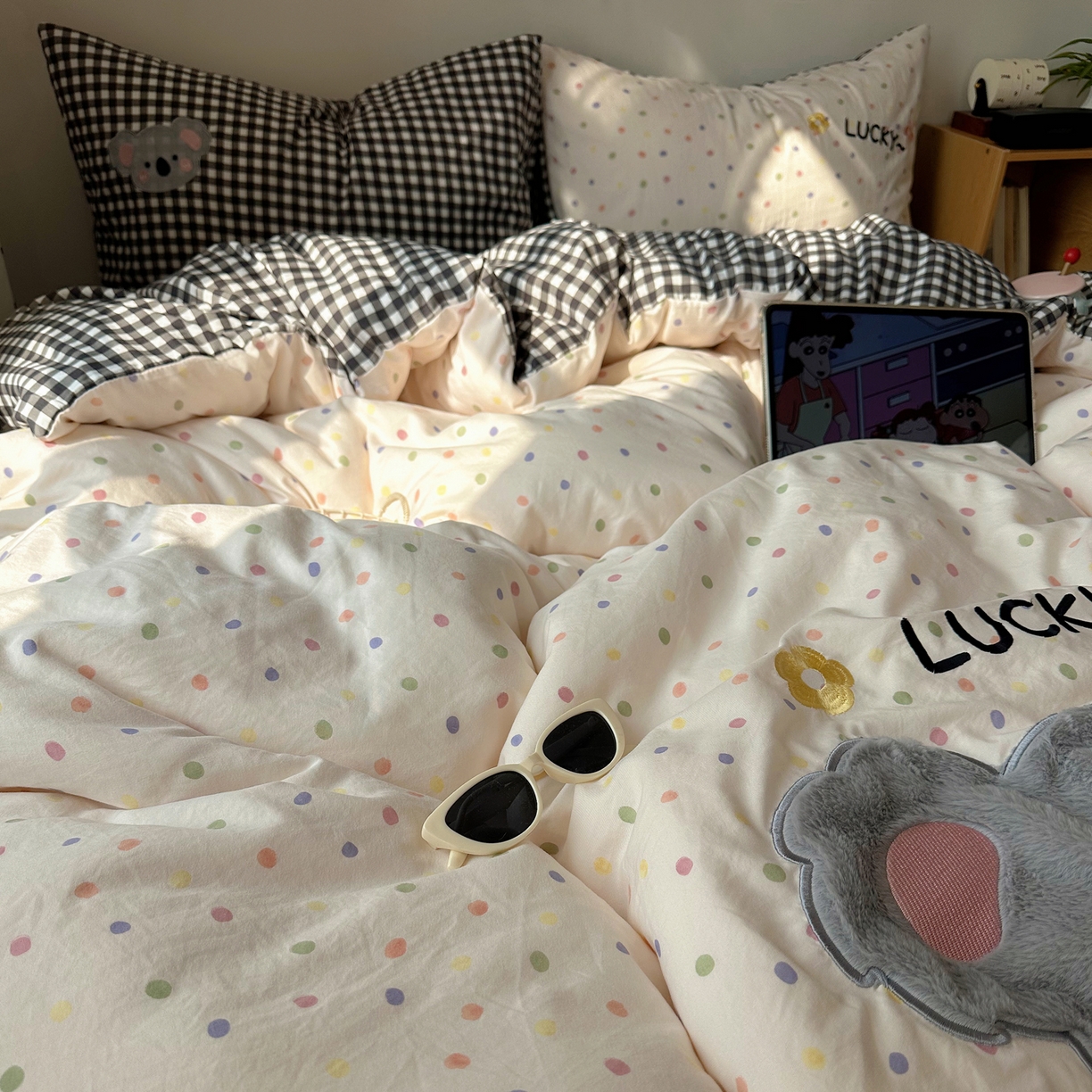 91家纺网 家纺一手货源 找家纺 顾里家纺 2026新款云感皱皱纱卡通贴布绣四件套（会员-3元） 幸运考拉