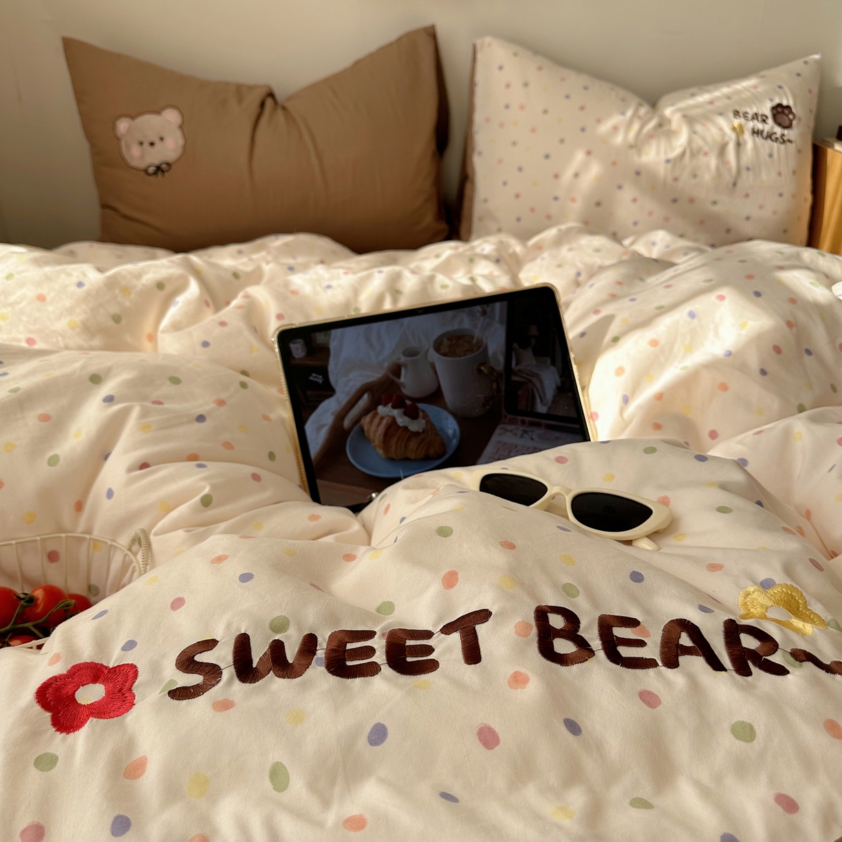 91家纺网 家纺一手货源 找家纺 顾里家纺 2026新款云感皱皱纱卡通贴布绣四件套（会员-3元） 甜棕熊