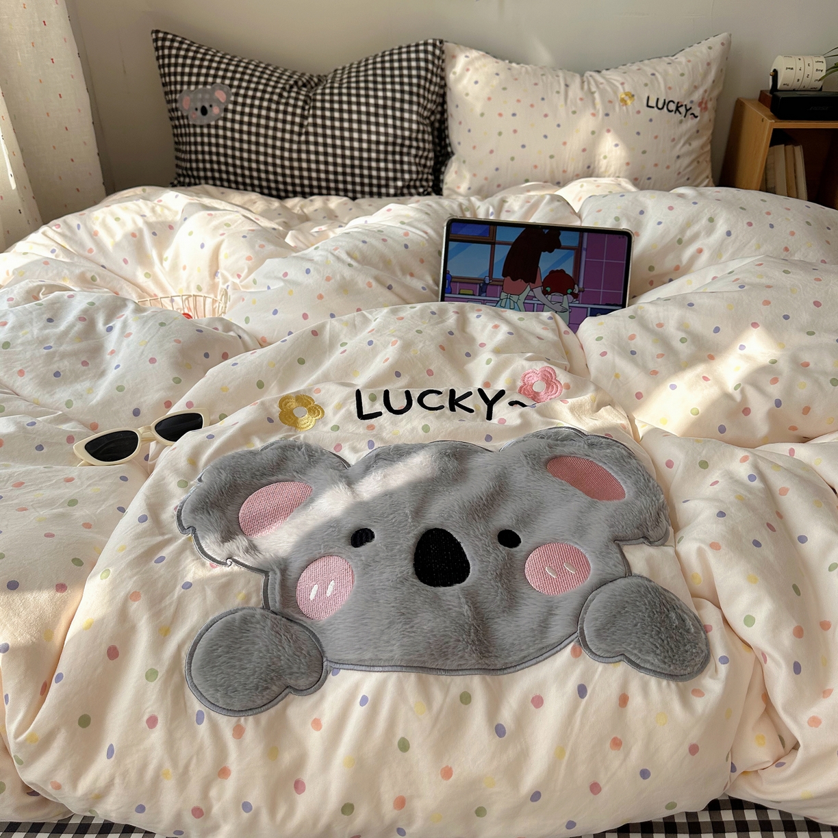 91家纺网 家纺一手货源 找家纺 顾里家纺 2026新款云感皱皱纱卡通贴布绣四件套（会员-3元） 幸运考拉