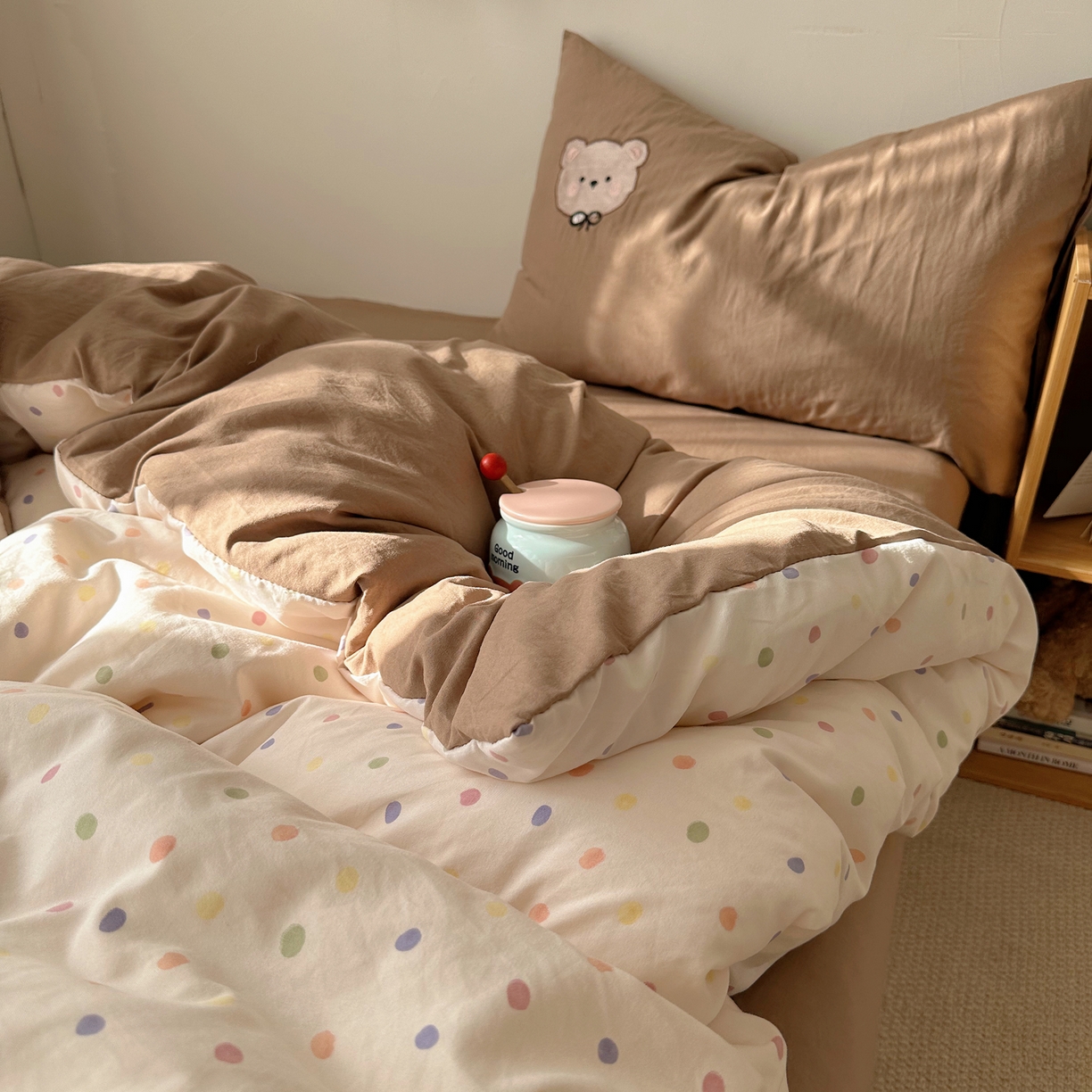 91家纺网 家纺一手货源 找家纺 顾里家纺 2026新款云感皱皱纱卡通贴布绣四件套（会员-3元） 甜棕熊