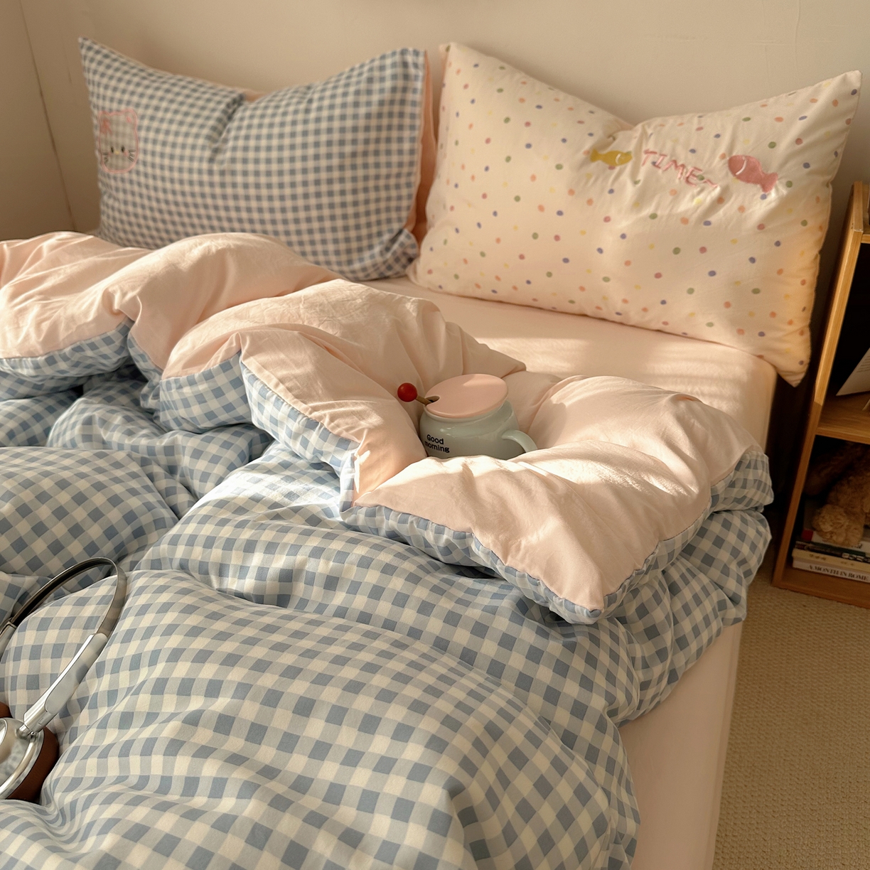 91家纺网 家纺一手货源 找家纺 顾里家纺 2026新款云感皱皱纱卡通贴布绣四件套（会员-3元） 蓝格趴猫