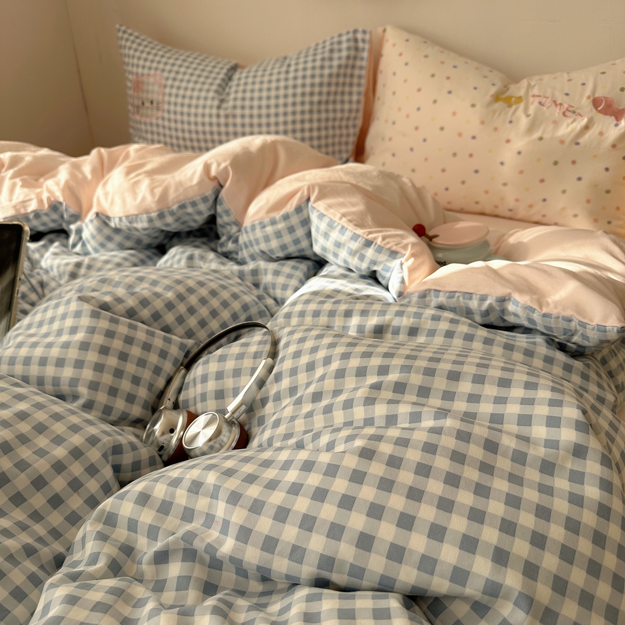 91家纺网 家纺一手货源 找家纺 顾里家纺 2026新款云感皱皱纱卡通贴布绣四件套（会员-3元） 蓝格趴猫