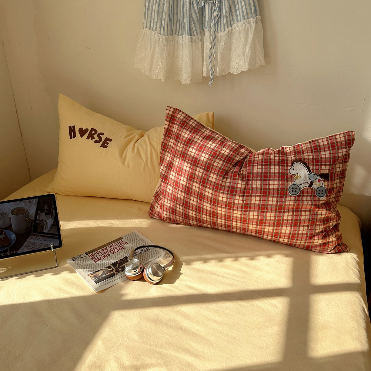 91家纺网 家纺一手货源 找家纺 顾里家纺 2026新款云感皱皱纱卡通贴布绣四件套（会员-3元） 好运发财马