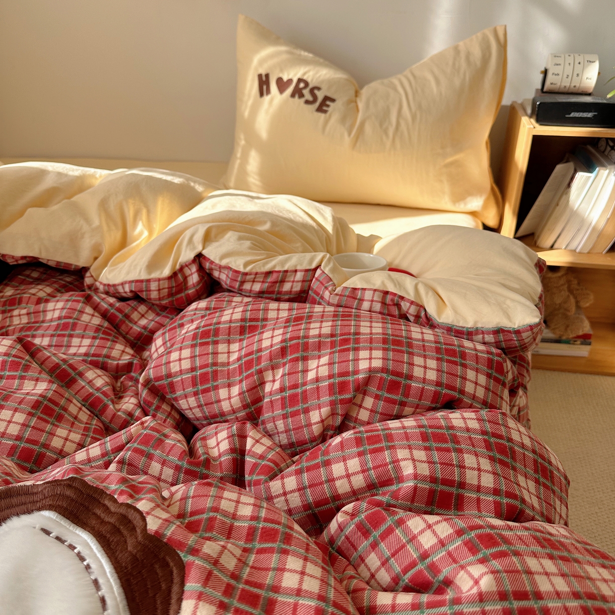 91家纺网 家纺一手货源 找家纺 顾里家纺 2026新款云感皱皱纱卡通贴布绣四件套（会员-3元） 好运发财马