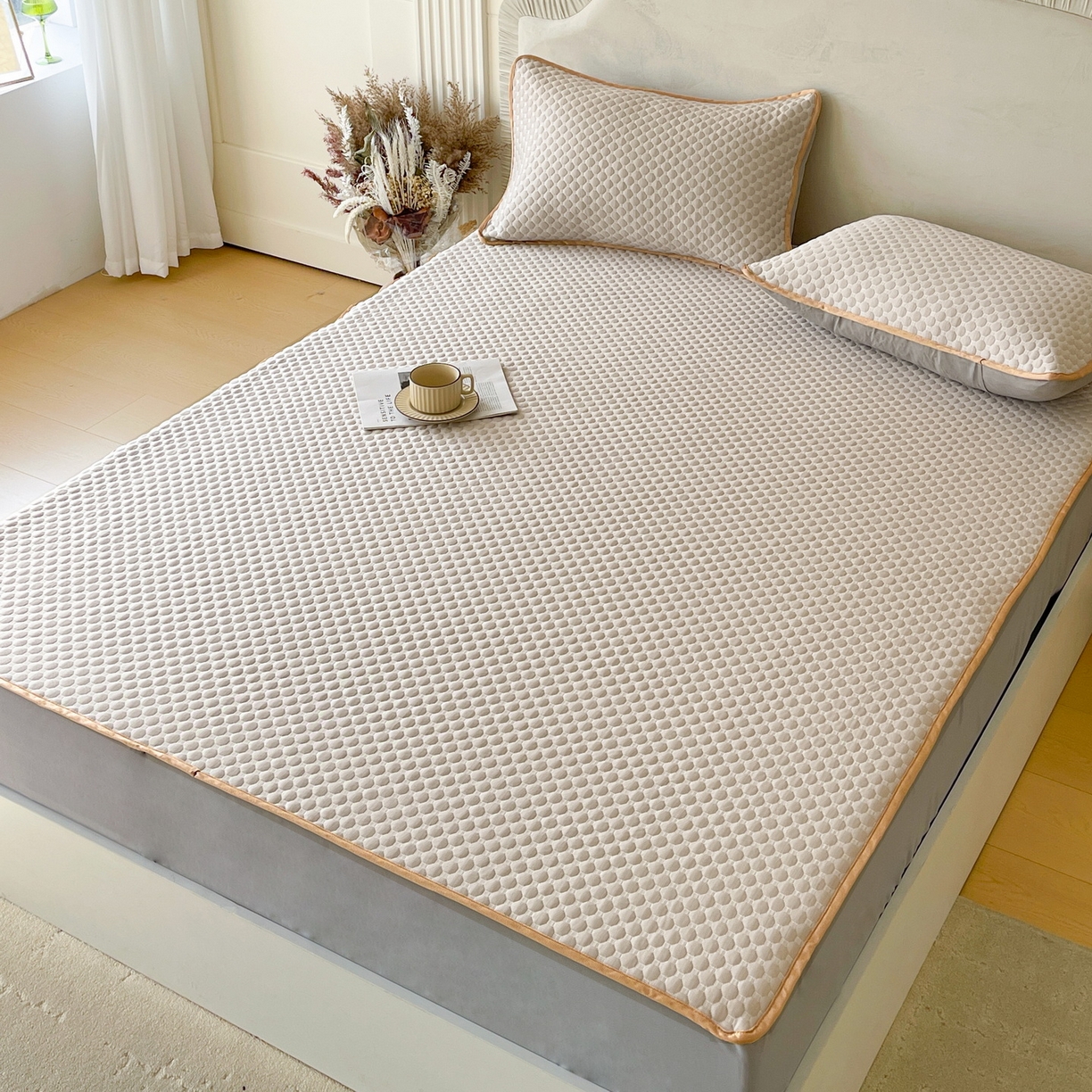 91家纺网 家纺一手货源 找家纺 （总）莱米家纺 2026新款简约纯色凉豆豆软席床笠款凉席