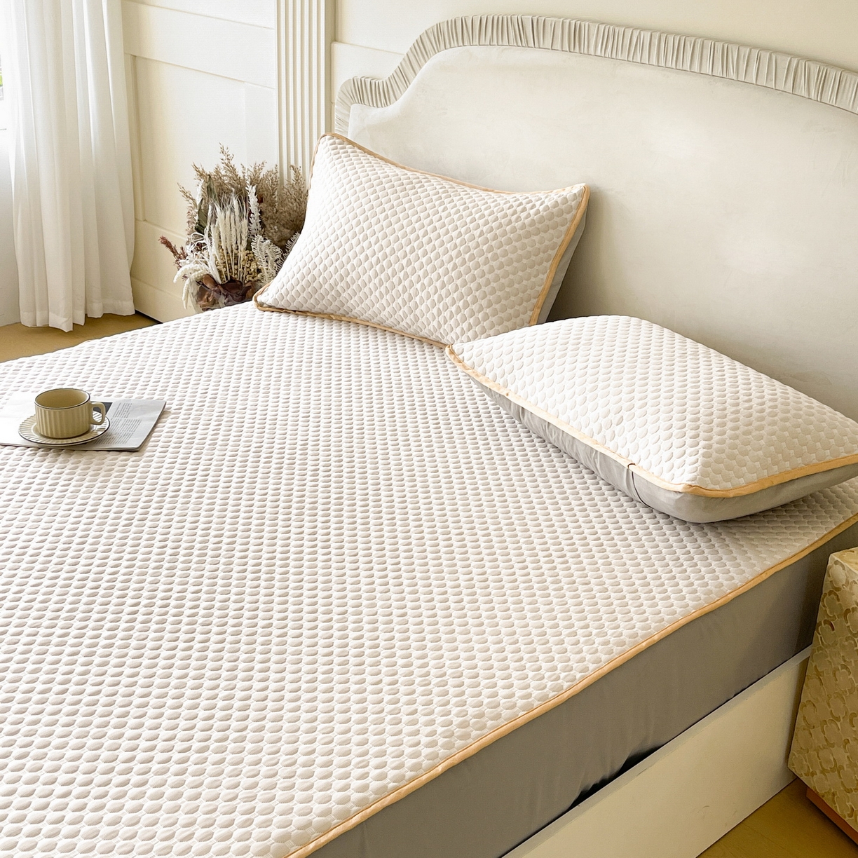 91家纺网 家纺一手货源 找家纺 莱米家纺 2026新款简约纯色凉豆豆软席床笠款凉席 豆豆奶油黄