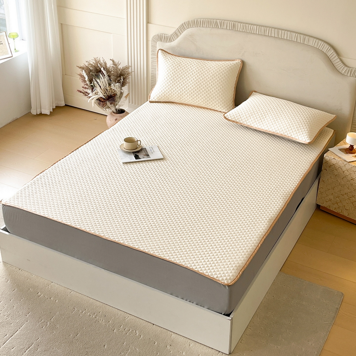 91家纺网 家纺一手货源 找家纺 莱米家纺 2026新款简约纯色凉豆豆软席床笠款凉席 豆豆奶油黄