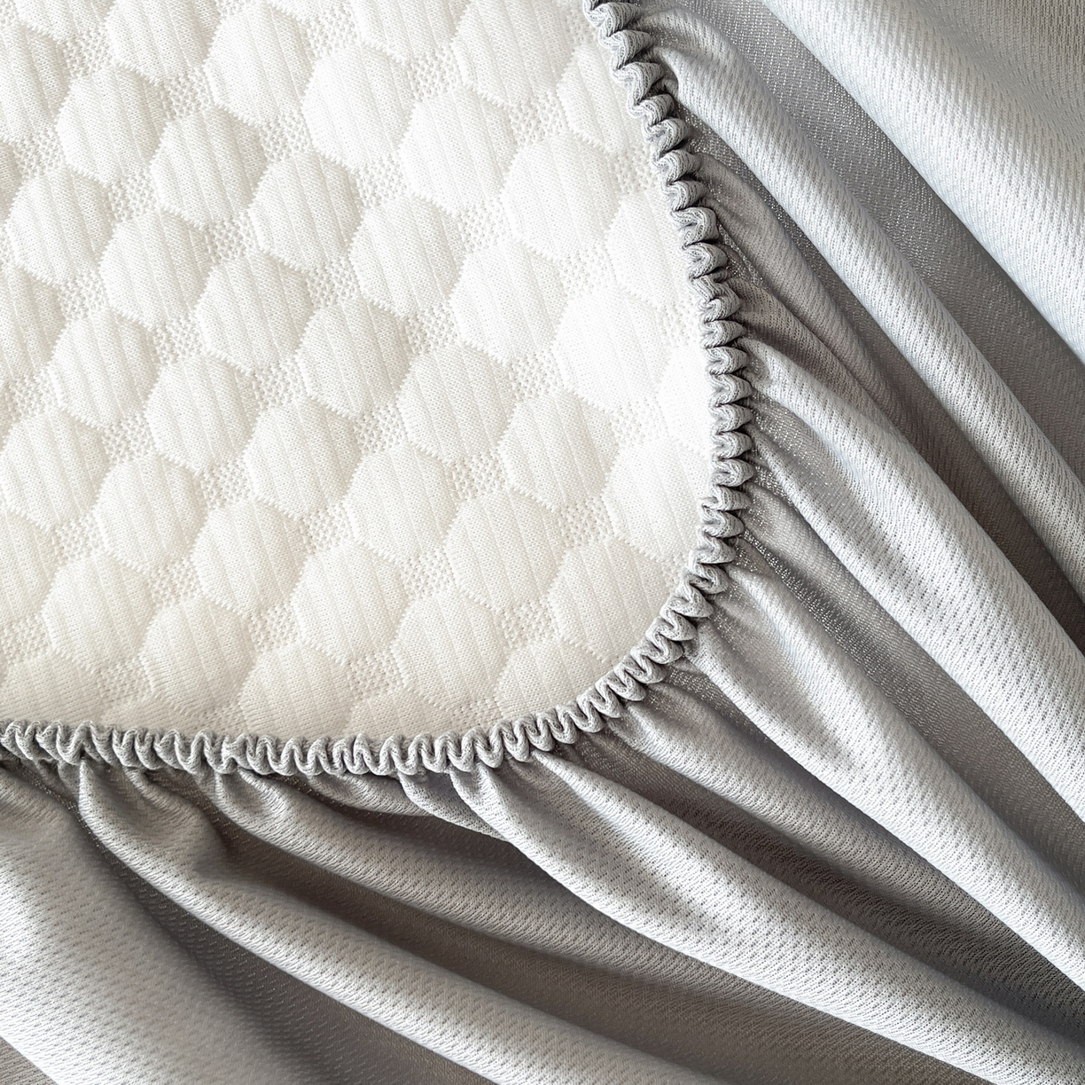 91家纺网 家纺一手货源 找家纺 莱米家纺 2026新款简约纯色凉豆豆软席床笠款凉席 豆豆奶油黄