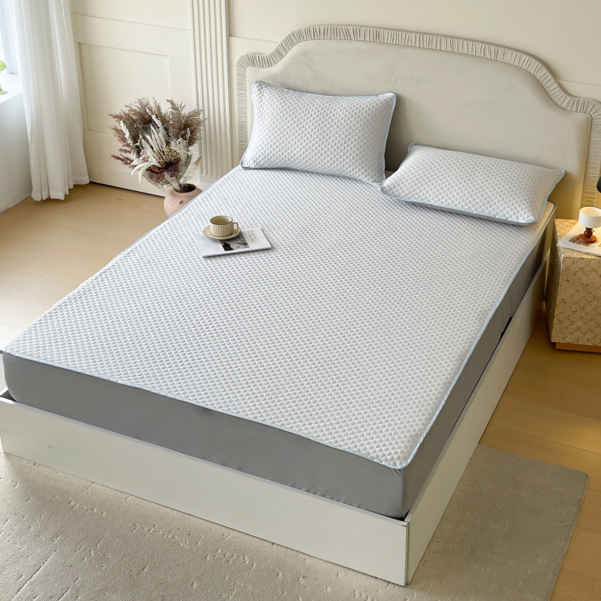 91家纺网 家纺一手货源 找家纺 莱米家纺 2026新款简约纯色凉豆豆软席床笠款凉席 豆豆微微兰