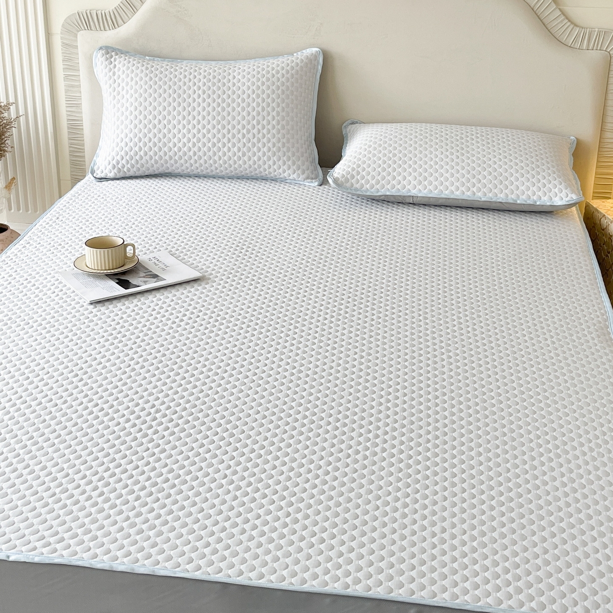 91家纺网 家纺一手货源 找家纺 莱米家纺 2026新款简约纯色凉豆豆软席床笠款凉席 豆豆微微兰