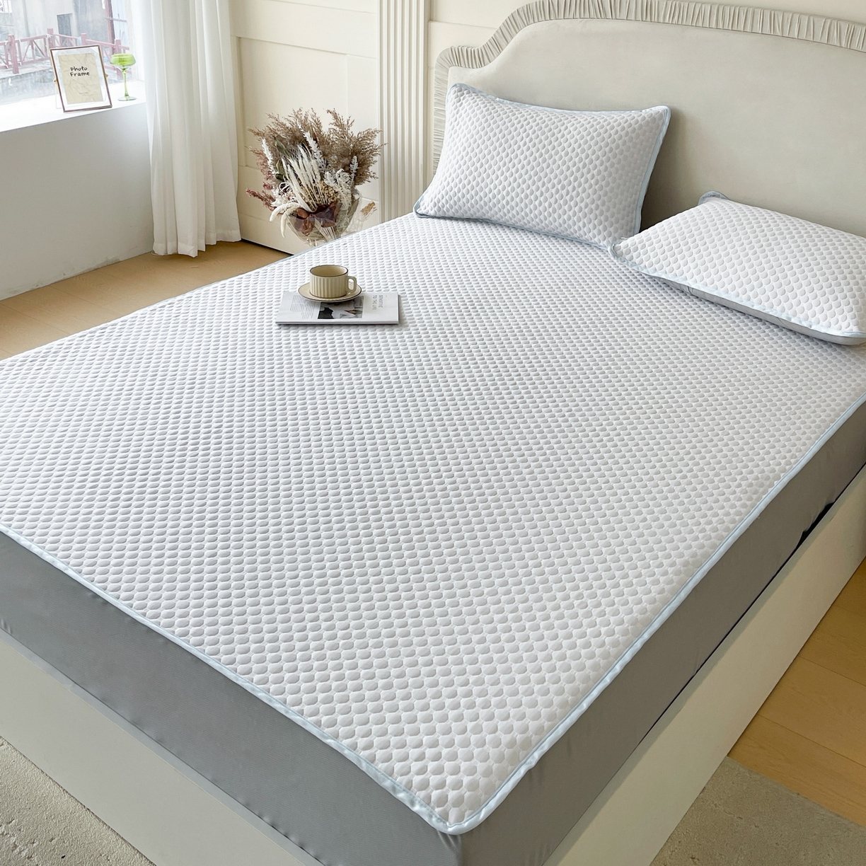 91家纺网 家纺一手货源 找家纺 莱米家纺 2026新款简约纯色凉豆豆软席床笠款凉席 豆豆微微兰