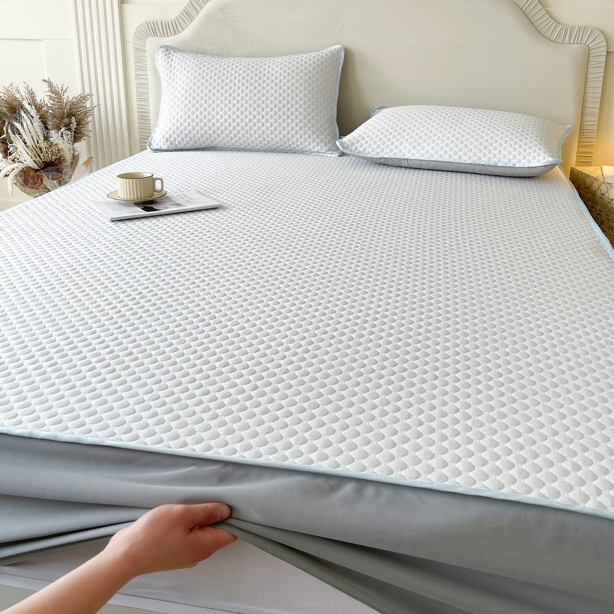 91家纺网 家纺一手货源 找家纺 莱米家纺 2026新款简约纯色凉豆豆软席床笠款凉席 豆豆微微兰