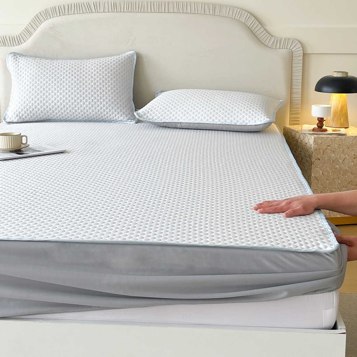 91家纺网 家纺一手货源 找家纺 莱米家纺 2026新款简约纯色凉豆豆软席床笠款凉席 豆豆微微兰