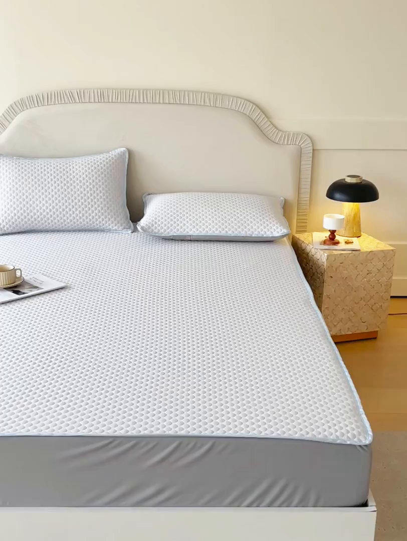 91家纺网 家纺一手货源 找家纺 莱米家纺 2026新款简约纯色凉豆豆软席床笠款凉席 豆豆微微兰