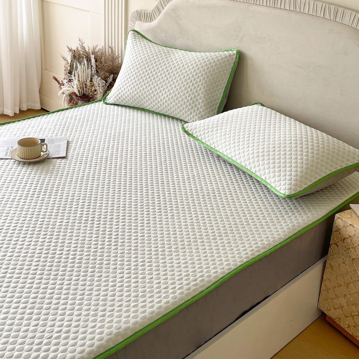 91家纺网 家纺一手货源 找家纺 莱米家纺 2026新款简约纯色凉豆豆软席床笠款凉席 豆豆香草绿