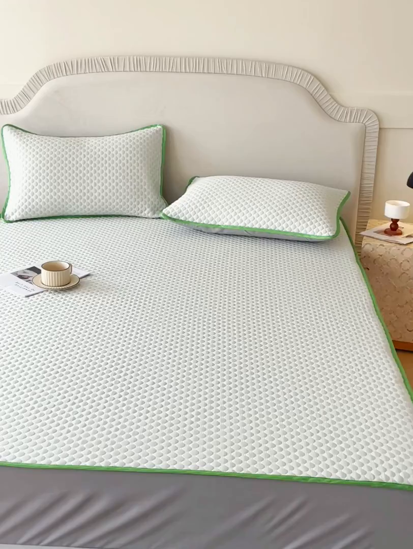 91家纺网 家纺一手货源 找家纺 莱米家纺 2026新款简约纯色凉豆豆软席床笠款凉席 豆豆香草绿