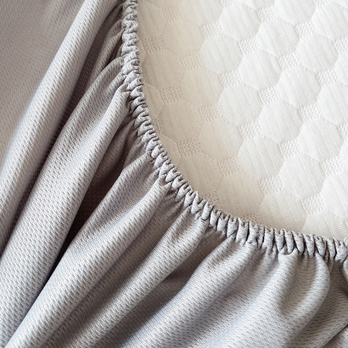 91家纺网 家纺一手货源 找家纺 莱米家纺 2026新款简约纯色凉豆豆软席床笠款凉席 豆豆香芋紫