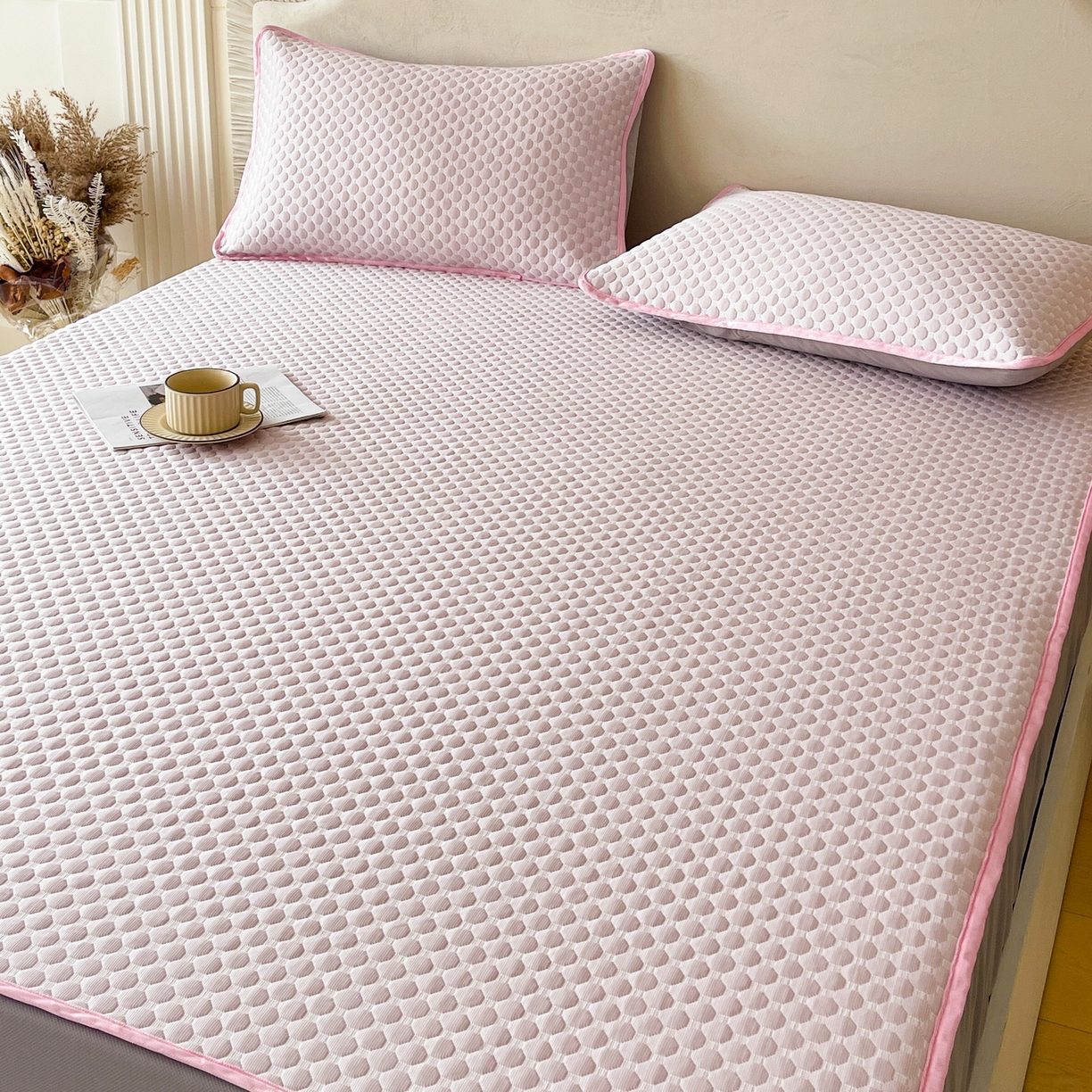 91家纺网 家纺一手货源 找家纺 莱米家纺 2026新款简约纯色凉豆豆软席床笠款凉席 豆豆香芋紫