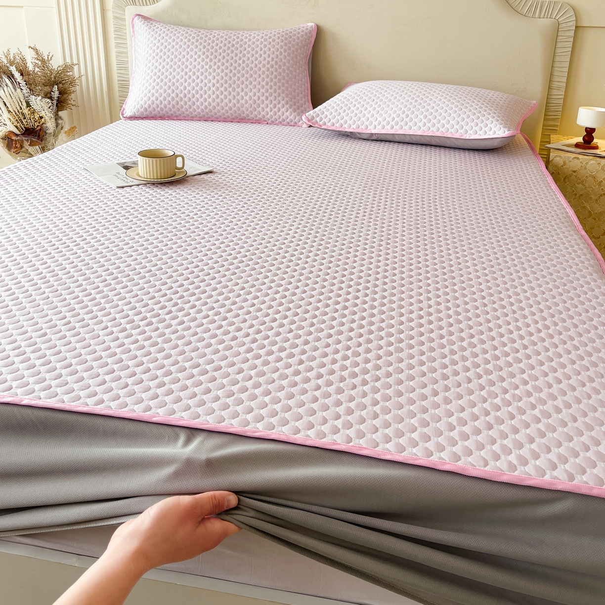 91家纺网 家纺一手货源 找家纺 莱米家纺 2026新款简约纯色凉豆豆软席床笠款凉席 豆豆香芋紫