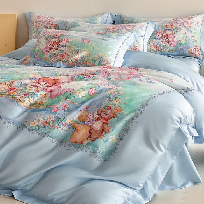 91家纺网 家纺一手货源 找家纺 U品汇 2026新品纯棉全棉平网大版数码印花四件套高端60支长绒棉贡缎埋绳宽边系列 彩虹派对（蓝）