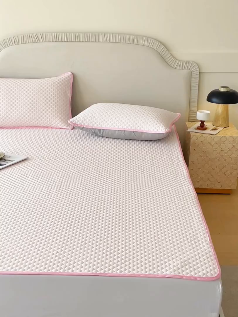 91家纺网 家纺一手货源 找家纺 （总）莱米家纺 2026新款简约纯色凉豆豆床席款凉席