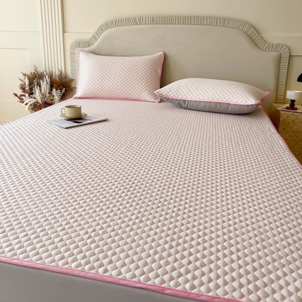 91家纺网 家纺一手货源 找家纺 （总）莱米家纺 2026新款简约纯色凉豆豆床席款凉席