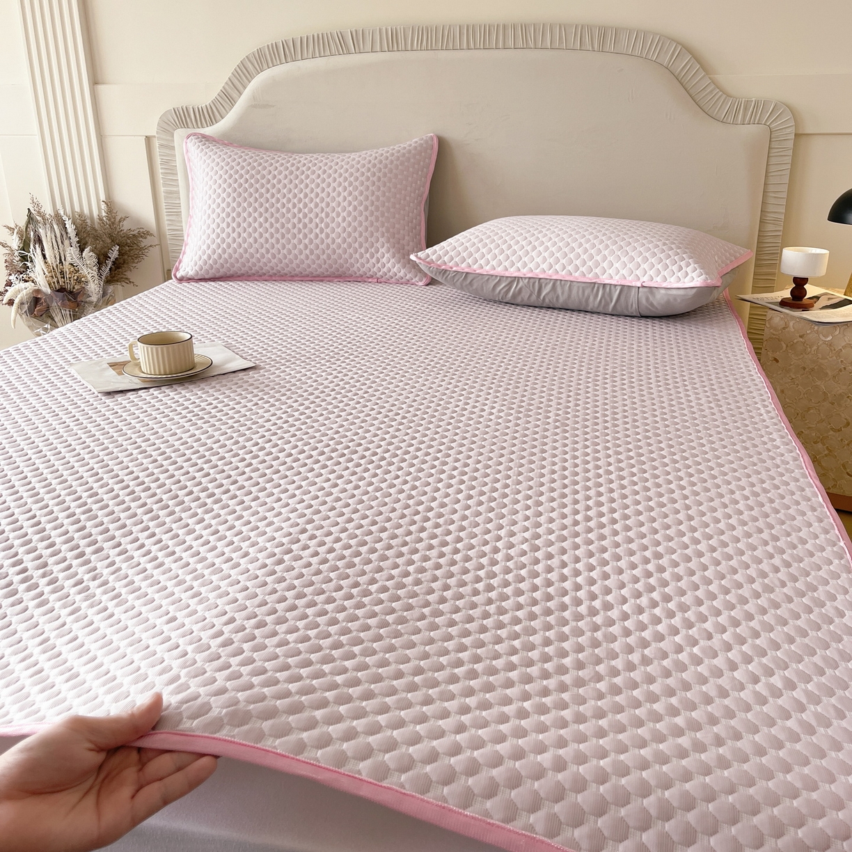 91家纺网 家纺一手货源 找家纺 （总）莱米家纺 2026新款简约纯色凉豆豆床席款凉席