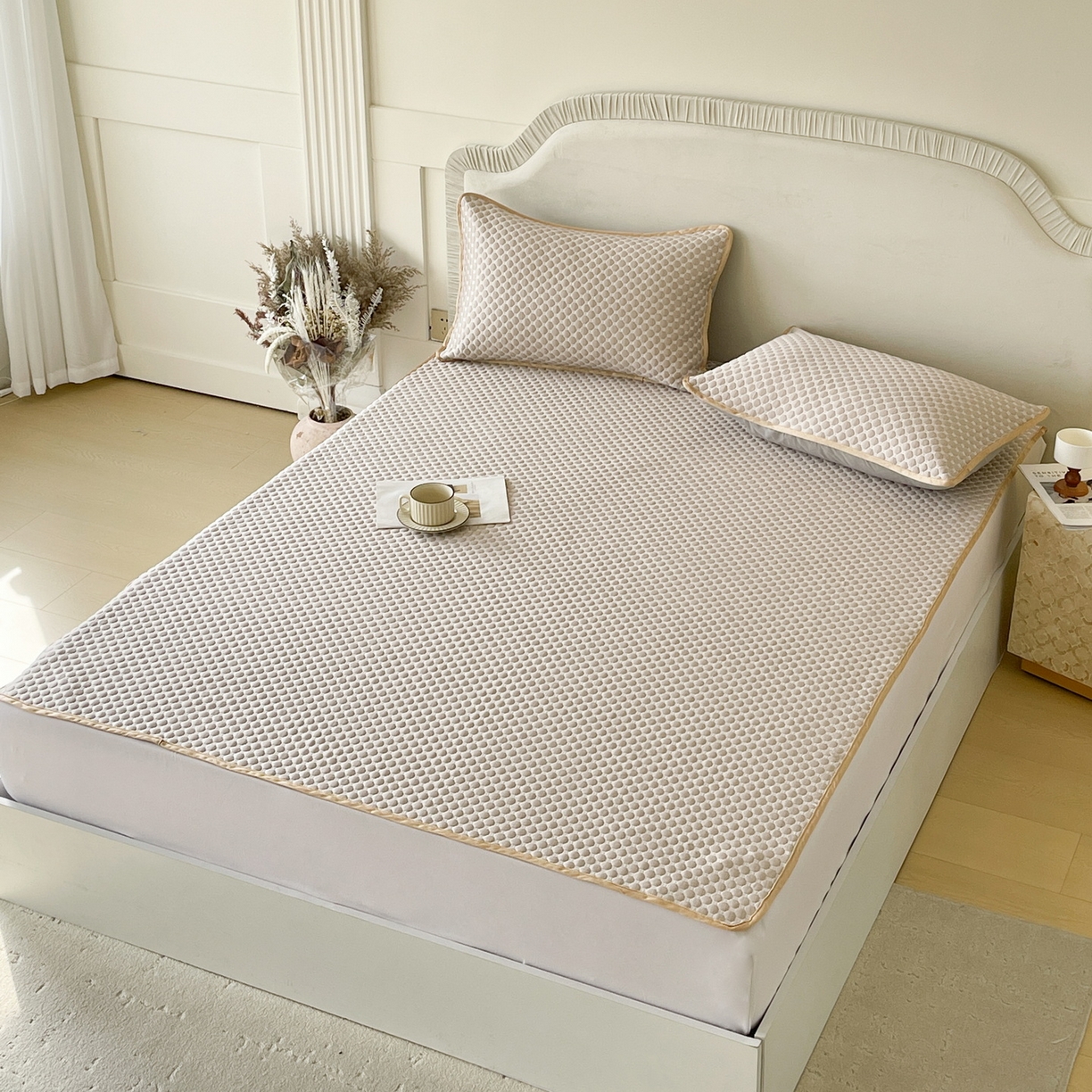 91家纺网 家纺一手货源 找家纺 莱米家纺 2026新款简约纯色凉豆豆床席款凉席 豆豆高级灰