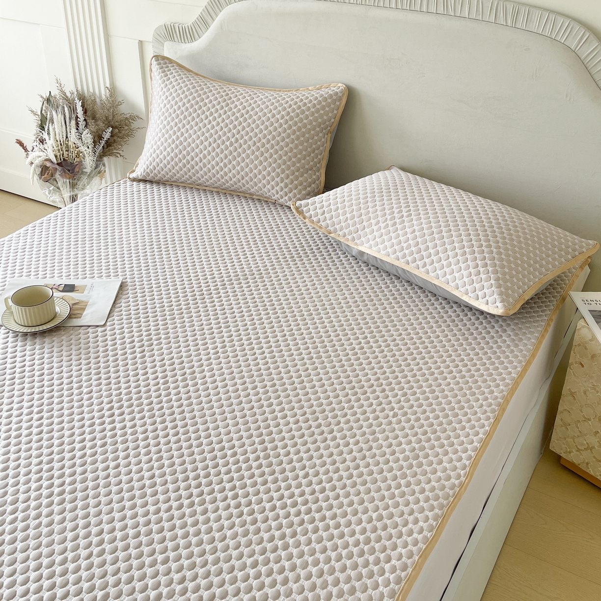 91家纺网 家纺一手货源 找家纺 莱米家纺 2026新款简约纯色凉豆豆床席款凉席 豆豆高级灰