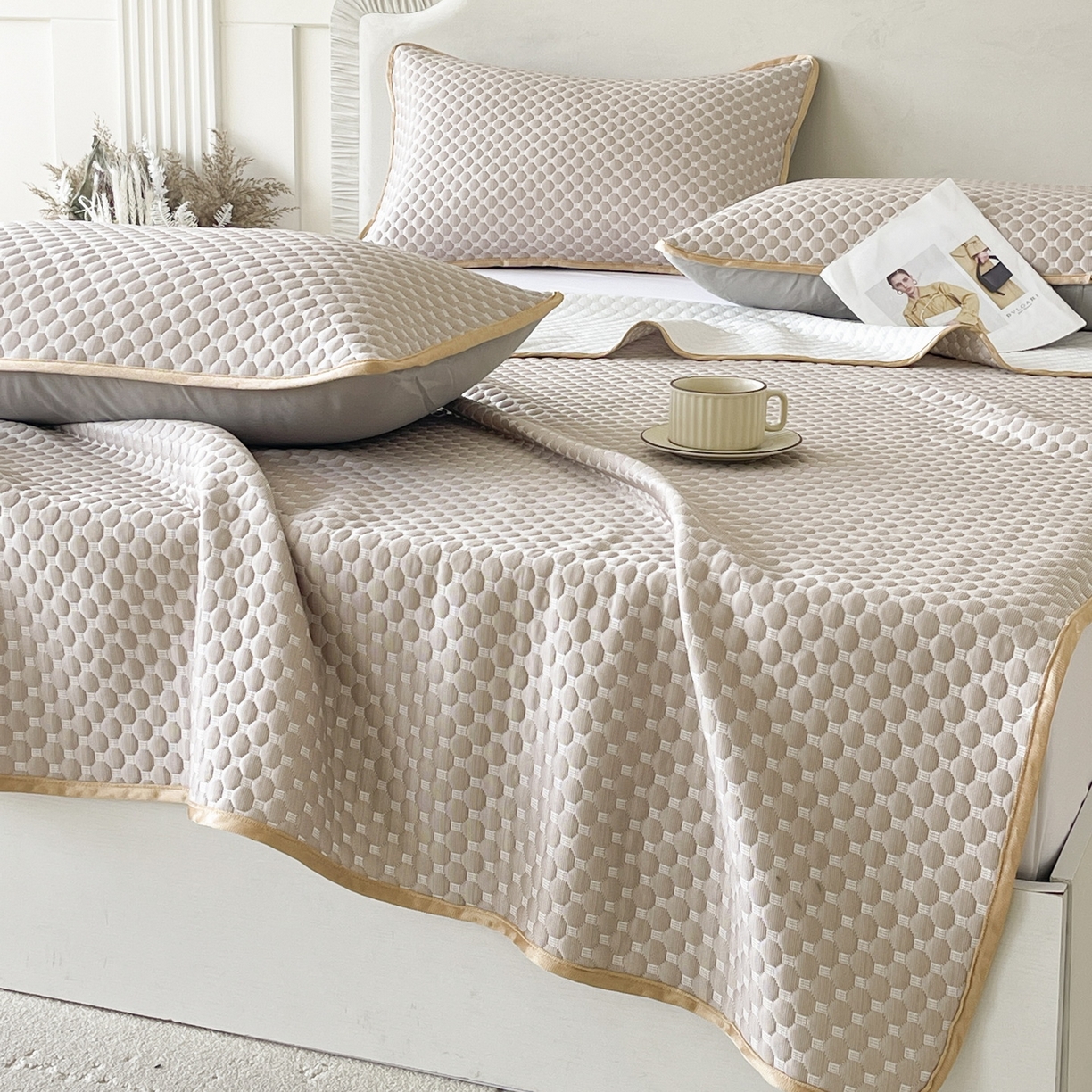 91家纺网 家纺一手货源 找家纺 莱米家纺 2026新款简约纯色凉豆豆床席款凉席 豆豆高级灰