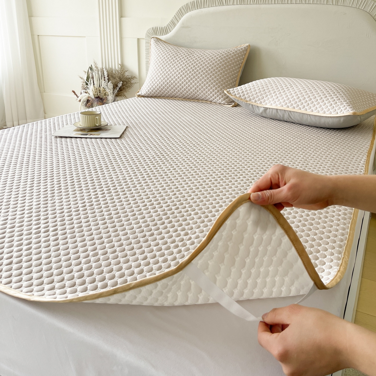 91家纺网 家纺一手货源 找家纺 莱米家纺 2026新款简约纯色凉豆豆床席款凉席 豆豆高级灰